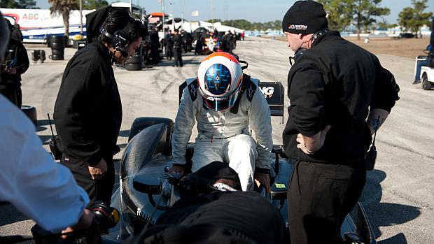 O brasileiro Rubens Barrichello em testes com o carro da KV Racing em janeiro