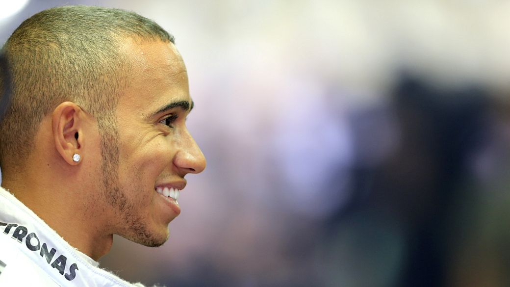 O britânico Lewis Hamilton, da Mercedes, pole no GP da Bélgica