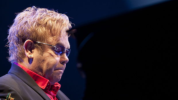 O cantor Elton John em show na Espanha