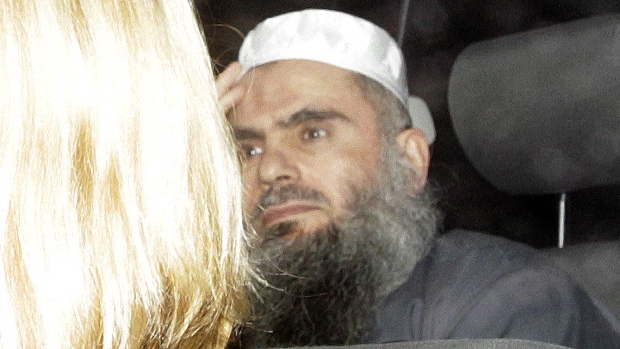 O clérigo Abu Qatada deixa a prisão na Inglaterra