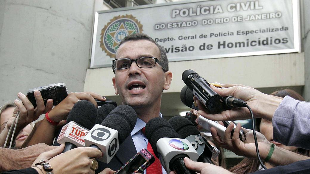 O delegado Rivaldo Barbosa, em coletiva na Divisão de Homicídios