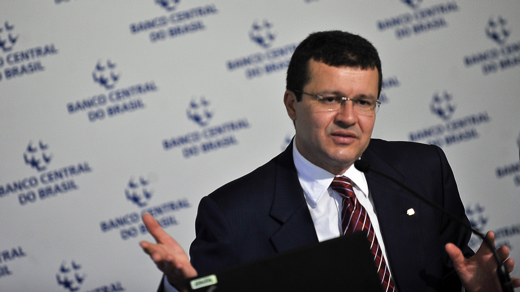 Para diretor de Política Econômica do Banco Central, Carlos Hamilton Araújo, quedas significativas de juros não devem continuar em 2013