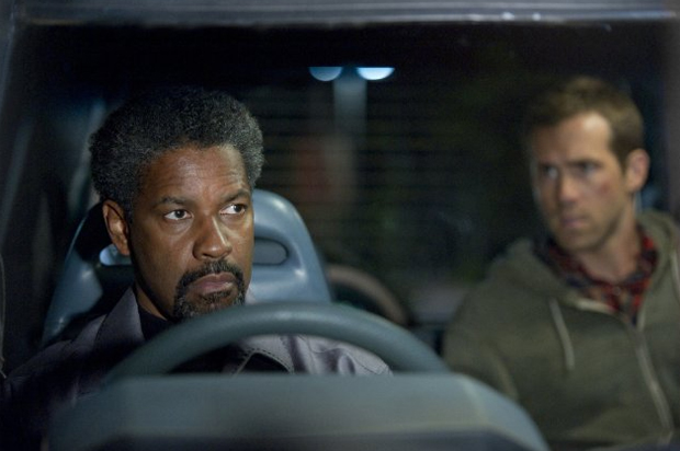 O longa 'Protegendo o Inimigo' é estrelado por Denzel Washington e Ryan Reynolds