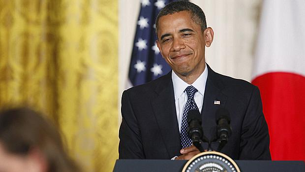 "Adiante", o novo vídeo da campanha de Obama, reflete as suas acusações a seus adversários republicanos