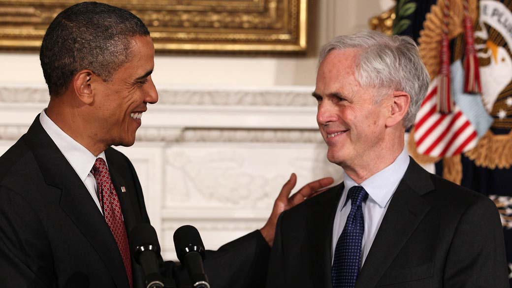 O presidente americano Barack Obama com John Bryson, após a nomeação de Bryson para próximo secretário do comércio, em Washington, Estados Unidos