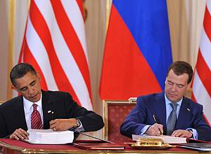 Obama e Medvedev assinam acordo