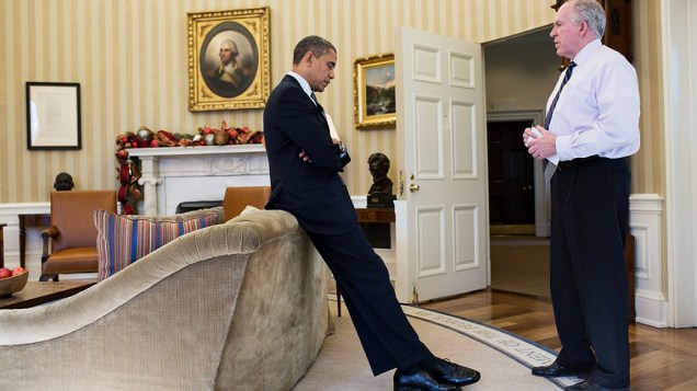 Casa Branca divulga foto de Obama após receber notícia de massacre