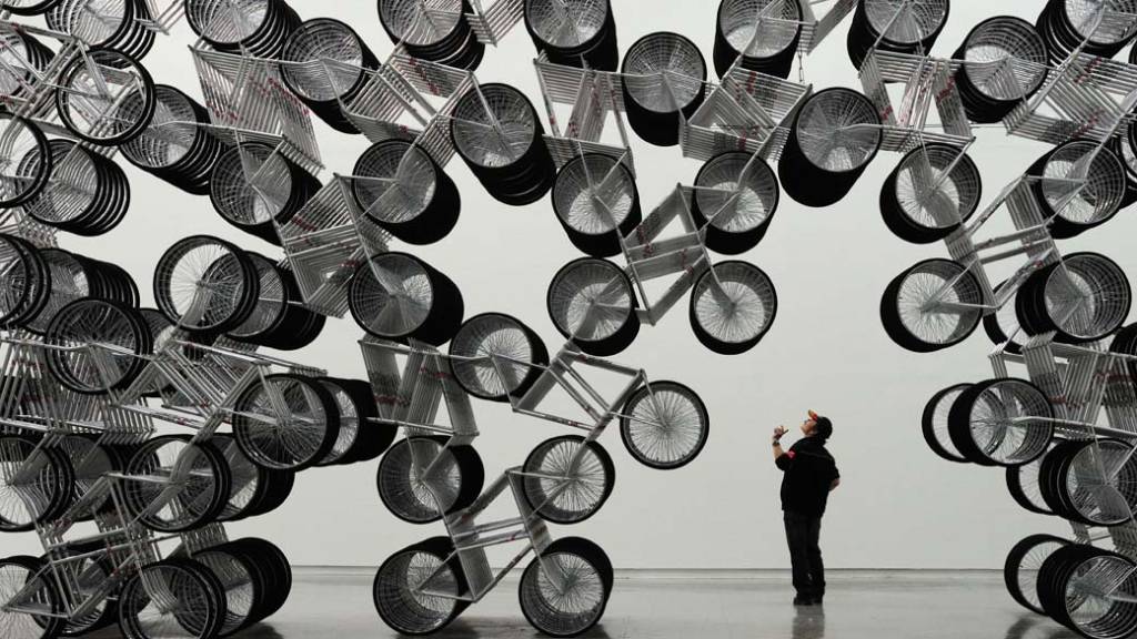 obra-bicicletas-taiwan-20111028-original.jpeg Obra de arte com o título “Bicicletas para sempre” do artista Ai Weiwei em exposição no museu de Taipé, no Taiwan