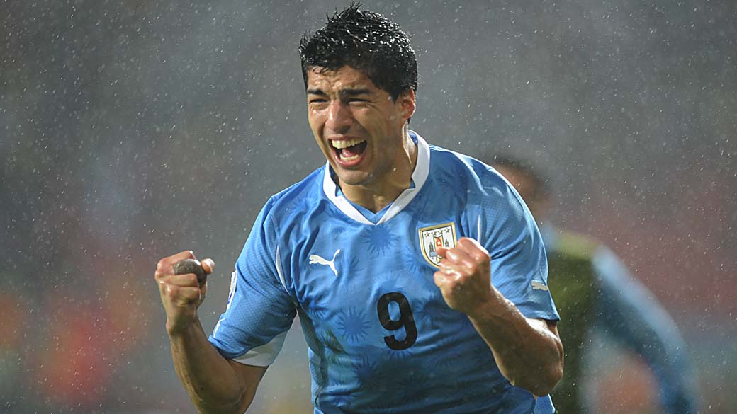 Luis Suarez comemora gol contra a Coreia do Sul na Copa do Mundo de 2010