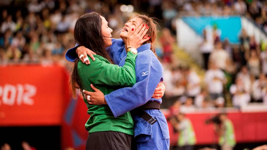 Sarah Menezes conquista ouro inédito para o Brasil. Piauiense vence romena e conquista melhor classificação para o judô feminino do país