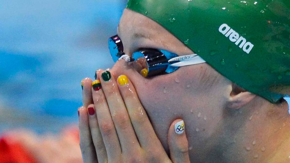 A lituana Ruta Meilutyte, após ganhar medalha de ouro nos 100m nado peito, em 30/07/2012