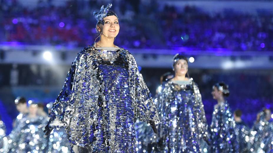 Dançarinas no encerramento dos Jogos Olímpicos de Inverno de Sochi, na Rússia