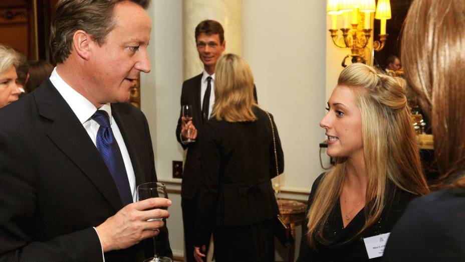  <br><br>  David Cameron na recepção aos medalhistas olímpicos e paralímpicos no Palácio de Buckingham, em Londres, na noite de terça-feira
