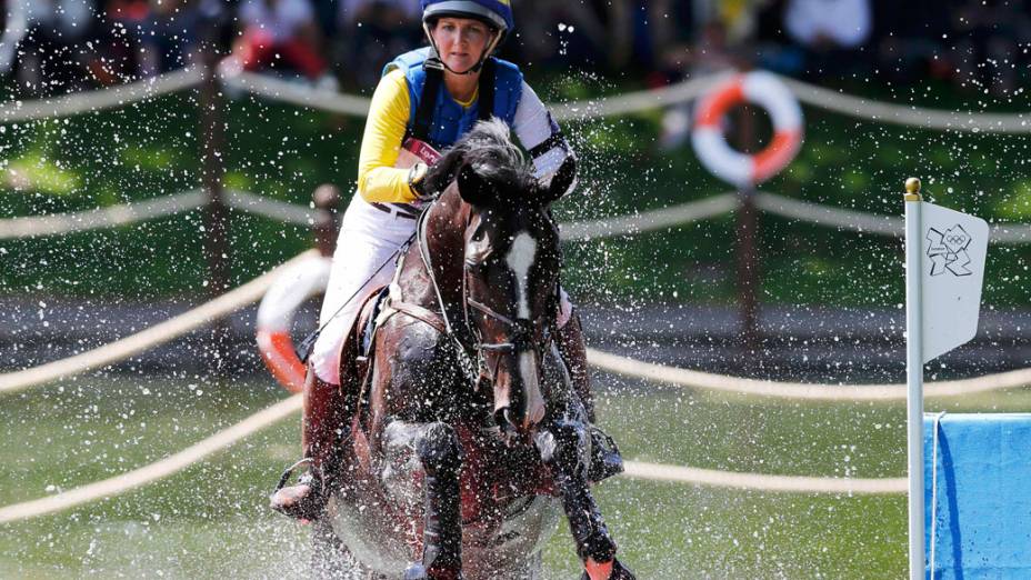 Linda Algotsson, da Suécia, durante a competição do Concurso Completo de Equitação dos Jogos Olímpicos disputado no Greenwich Park, Londres