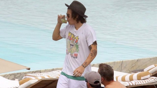 One Direction curte o dia de sol em hotel no Rio