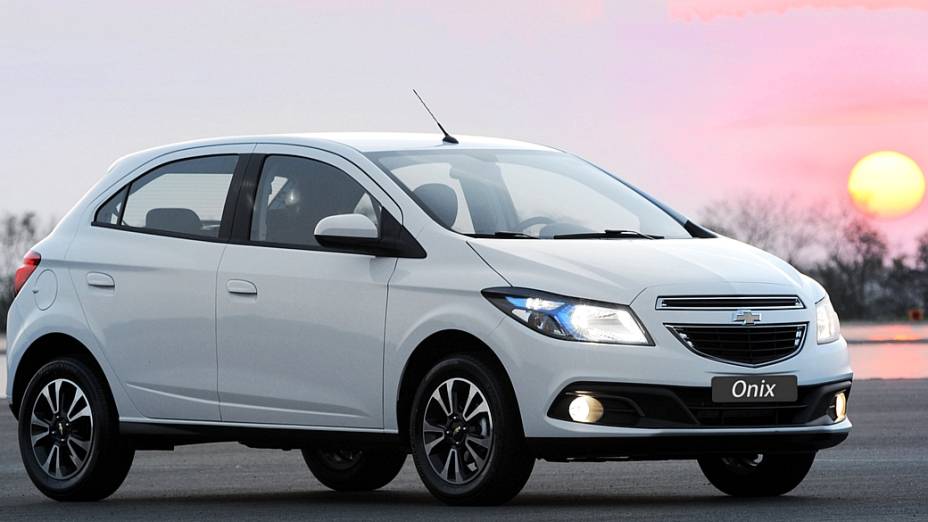 Yes, nós temos o Onix - Concebido por designers brasileiros, o compacto da Chevrolet promete esquentar a disputa entre os pequenos no Brasil e deve ganhar outros mercados em breve