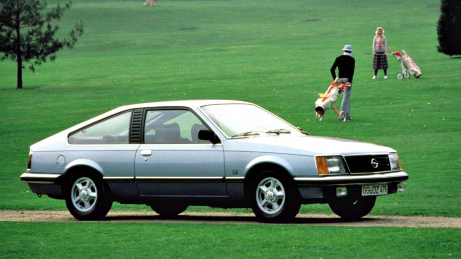 O Opel Monza cupê cumpria o 0 a 100 km/h em 8,5 segundos e alcançava os 215 km/h