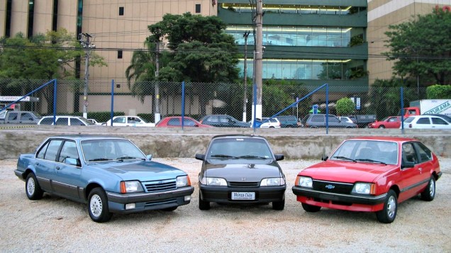 Três versões do Chevrolet Monza vendidos no Brasil.