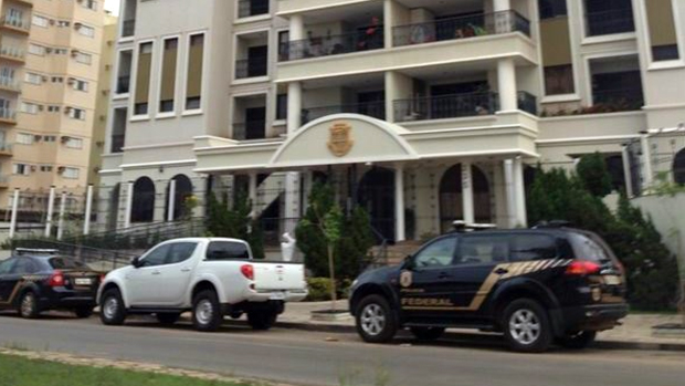 Polícia Federal fez busca e apreensão no apartamento do governador Silval Barbosa durante Operação Ararath, em Mato Grosso