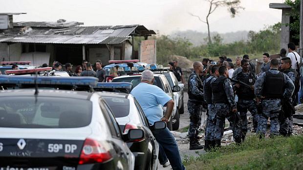 As polícias Civil e Militar fizeram uma operação na tarde desta segunda-feira no Parque Municipal de Nilópolis