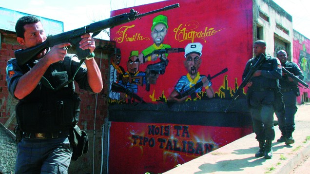 Policias do 41ºBPM fazem operação na favela do morro do Chapadão Pavuna