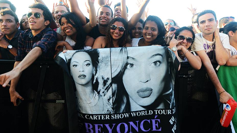 Fãs de Beyonce esperam pelo show da cantora, no Rock in Rio