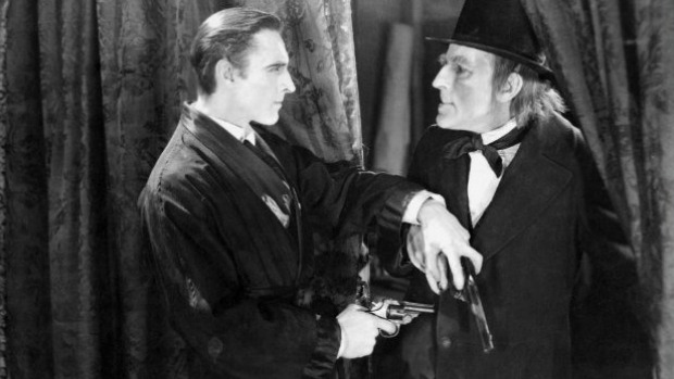 Os atores John Barrymore e Gustav von Seyffertitz em cena do filme 'Sherlock Holmes', de 1922