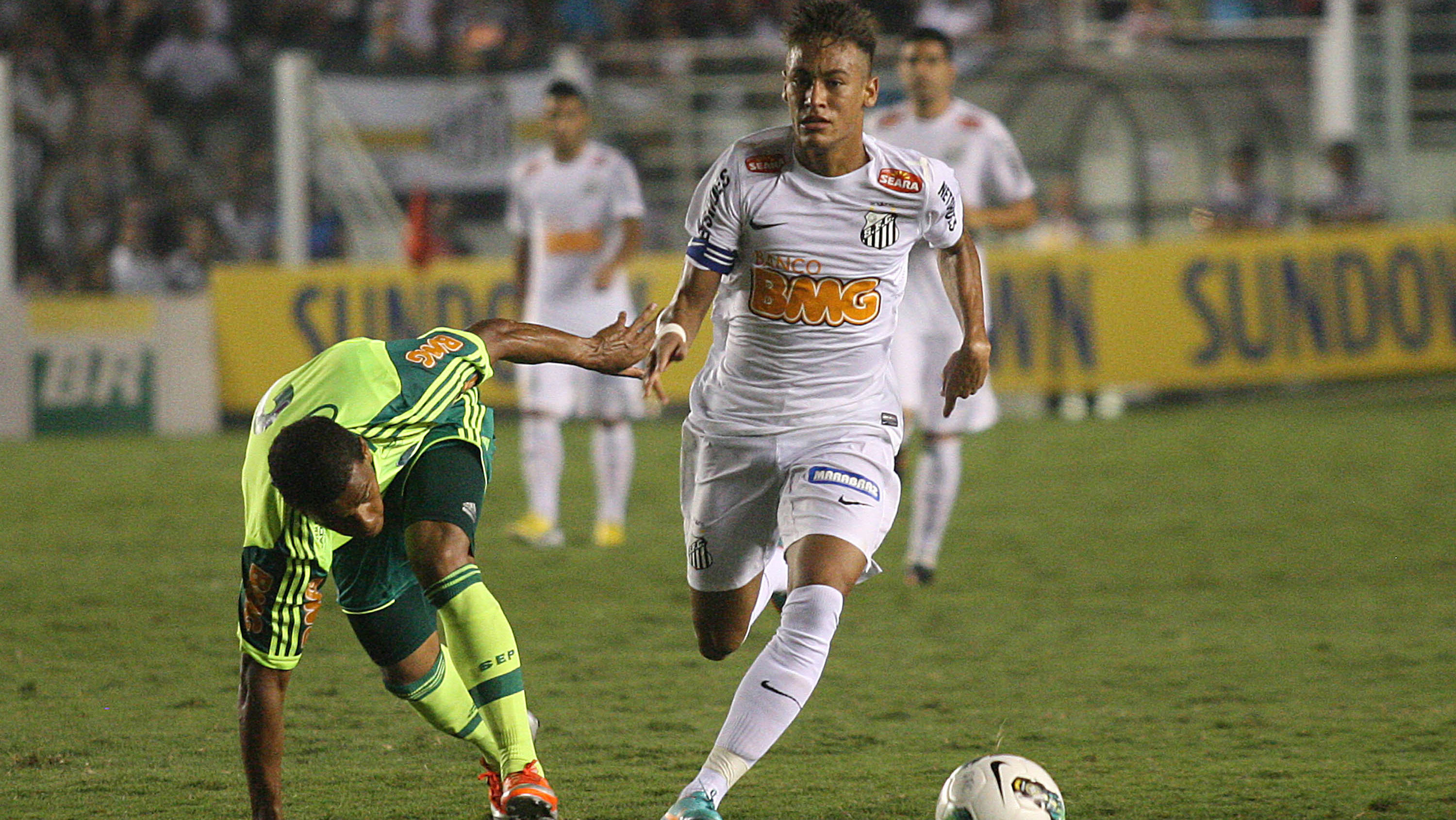 Neymar resolve e Santos vence o Palmeiras na Vila | VEJA
