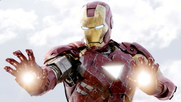 O personagem Homem de Ferro interpretado por Robert Downey Jr. está em cartaz com o filme Os Vingadores