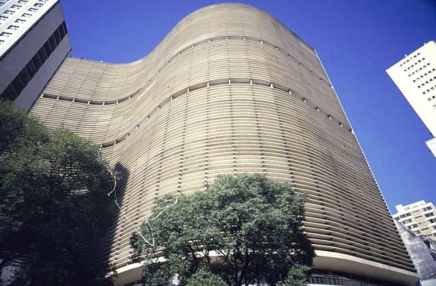 O Edifício Copan, localizado no centro de São Paulo, foi inaugurado em 1966. A construção permanece sendo a maior estrutura de concreto armado no país