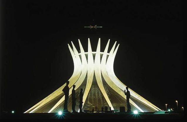 A Catedral de Brasília foi projetada em 1958, mas, devido a dificuldades jurídicas, só foi inaugurada em 1970