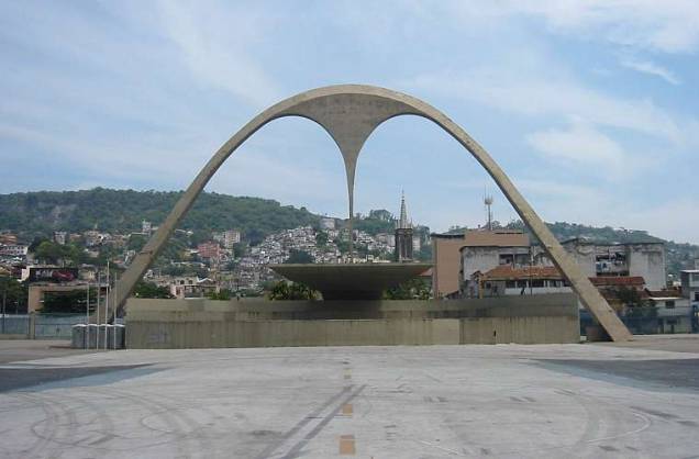 O Sambódromo da Marquês de Sapucaí é a única obra de Niemeyer na cidade do Rio de Janeiro