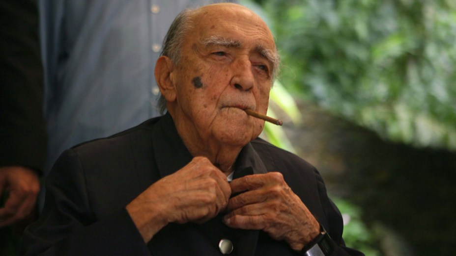 2007 - Arquiteto Oscar Niemeyer durante seu aniversário de 100 anos