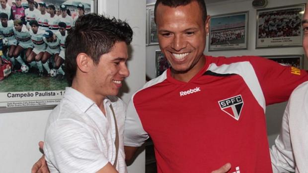 Osvaldo está em São Paulo, e já conversou com alguns jogadores do seu novo clube