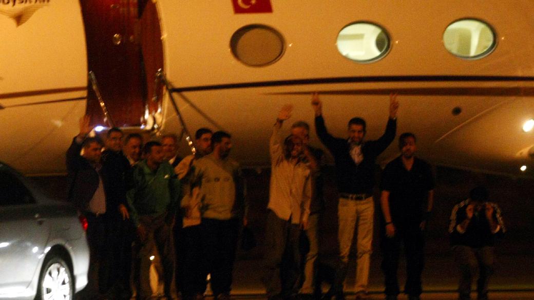 Onze dos prisioneiros palestinos liberados por Israel desembarcam na Turquia