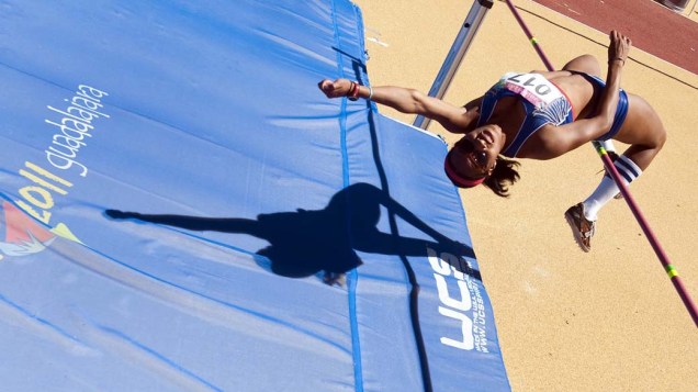 Shiane Smith, das Bermudas, durante salto em altura, no décimo primeiro dia dos Jogos Pan-Americanos em Guadalajara, México, em 25/10/2011