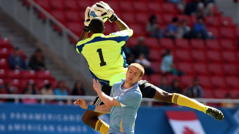 Partida de futebol entre Trinad e Tobago e Uruguai, no décimo primeiro dia dos Jogos Pan-Americanos em Guadalajara, México, em 25/10/2011