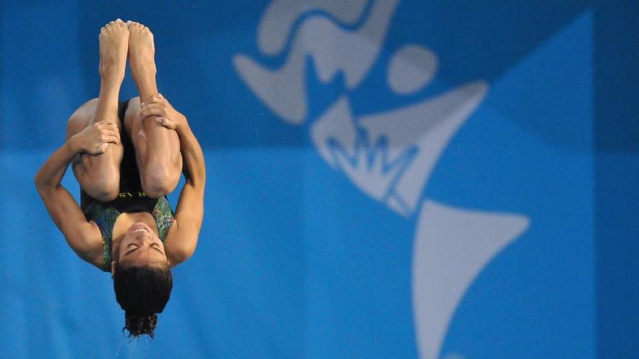 A brasileira Andressa Mendes durante prova eliminatória de salto de plataforma de 10m, no décimo segundo dia dos Jogos Pan-Americanos em Guadalajara, México, em 26/10/2011