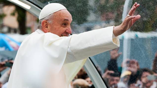Papa Francisco após celebrar missa na Basílica de Nossa Senhora de Aparecida Papa Francisco após celebrar missa na Basílica de Nossa Senhora de Aparecida