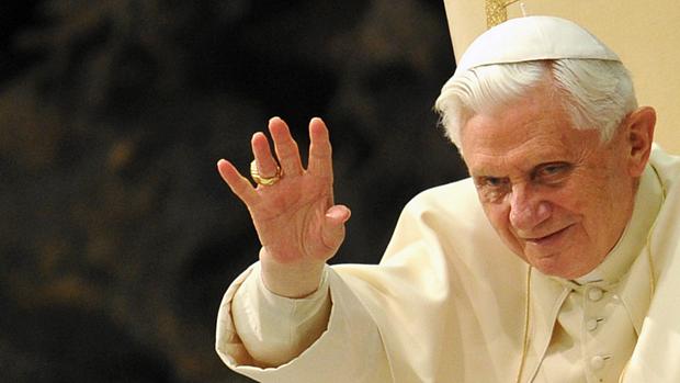 O Papa alegou que as mulheres são frequentemente convencidas por seus próprios médicos de que o aborto é uma escolha legítima particularmente durante as situações mais difíceis", disse Bento XVI em audiência