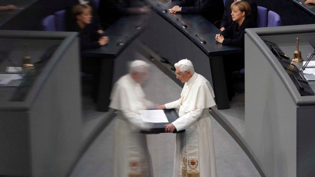 Em Berlim, o papa Bento XVI discursa no parlamento alemão em sua primeira visita de Estado a seu país natal