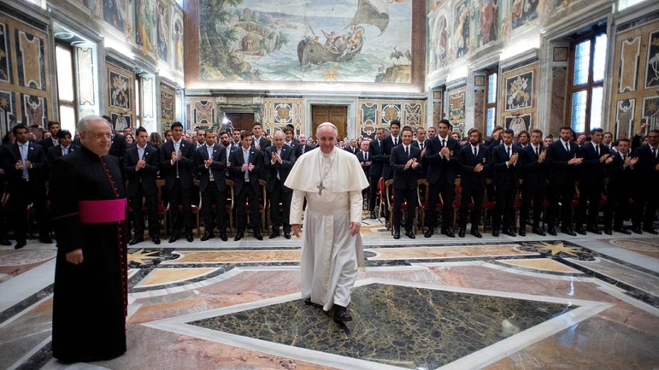 Papa Francisco recebeu no Vaticano as delegações de Itália e Argentina, que se enfrentam em amistoso nesta quarta-feira, em Roma