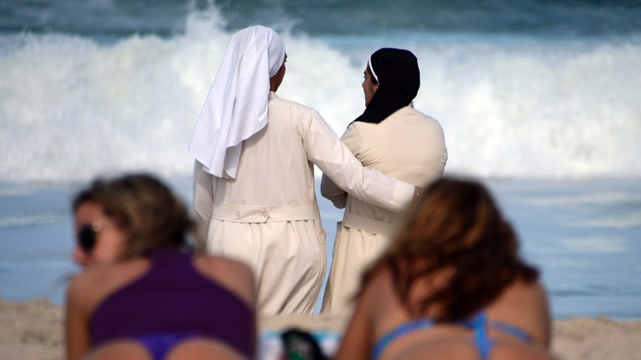 Movimentação na praia de Copacabana durante a Jornada Mundial da Juventude, em 27/07/2013