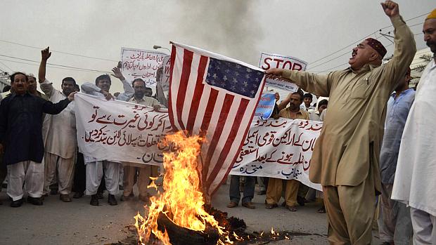 Paquistão: ativistas protestam contra presença militar americana no país