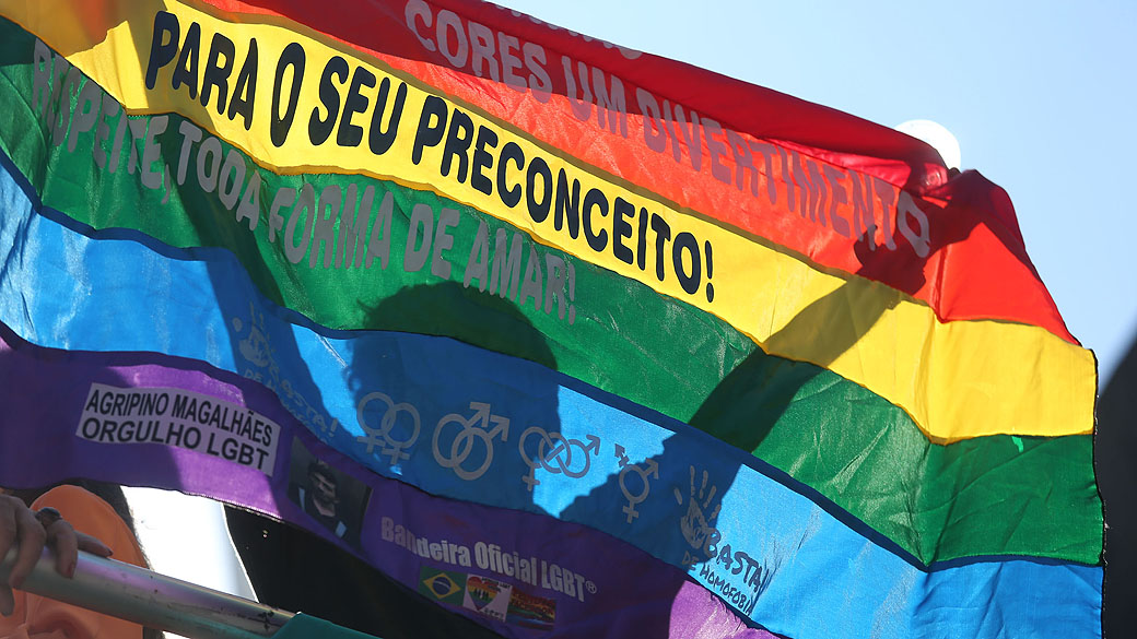 Participante da 18ª Parada do Orgulho de Lésbicas, Gays, Bissexuais, Travestis e Transexuais de São Paulo, que acontece neste domingo (04), na Avenida Paulista, região central da capital paulista. O evento é organizado pela Associação da Parada do Orgulho GLBT de São Paulo (APOGLBT)