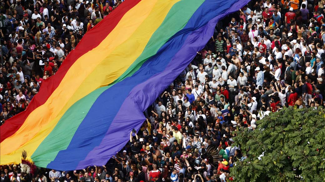 Público durante 16ª Parada Gay