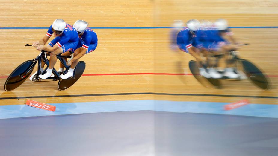 Dupla americana durante prova de classificação do ciclismo na Paralímpiada de Londres, em 30/08/2012
