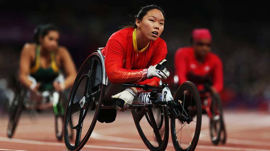 A chinesa Lisha Huang em prova de 200m nas paralímpiadas, em 06/09/2012