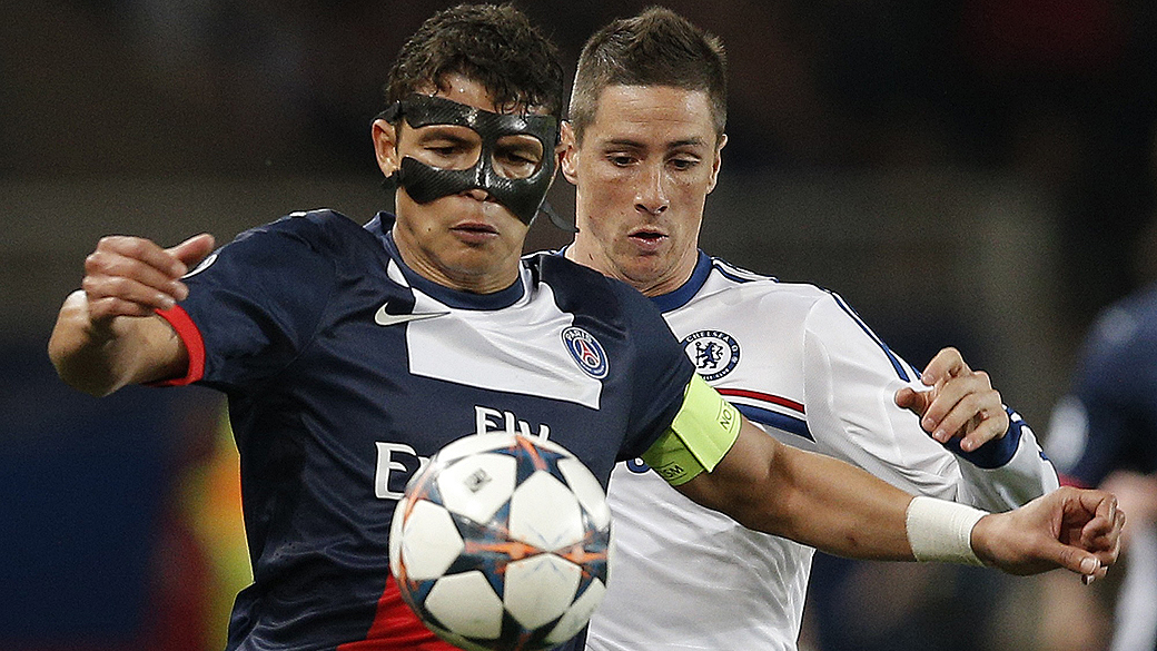 O brasileiro Thiago Silva do Paris Saint-Germain durante partida contra o Chelsea pelas quartas-de-final da Liga dos Campeões da UEFA