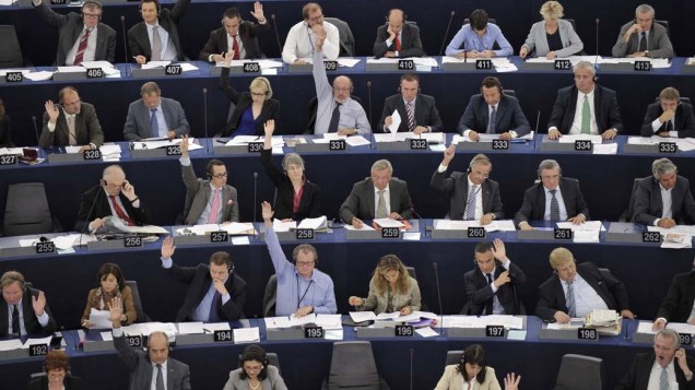Votação no Parlamento Europeu durante sessão plenária em Estrasburgo, na França